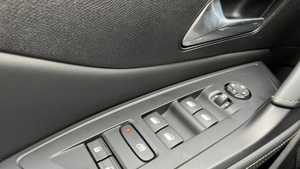 Nouvelle PEUGEOT 308 SW SW 1.5 BlueHDi S&S - 130 - EAT8  III GT 