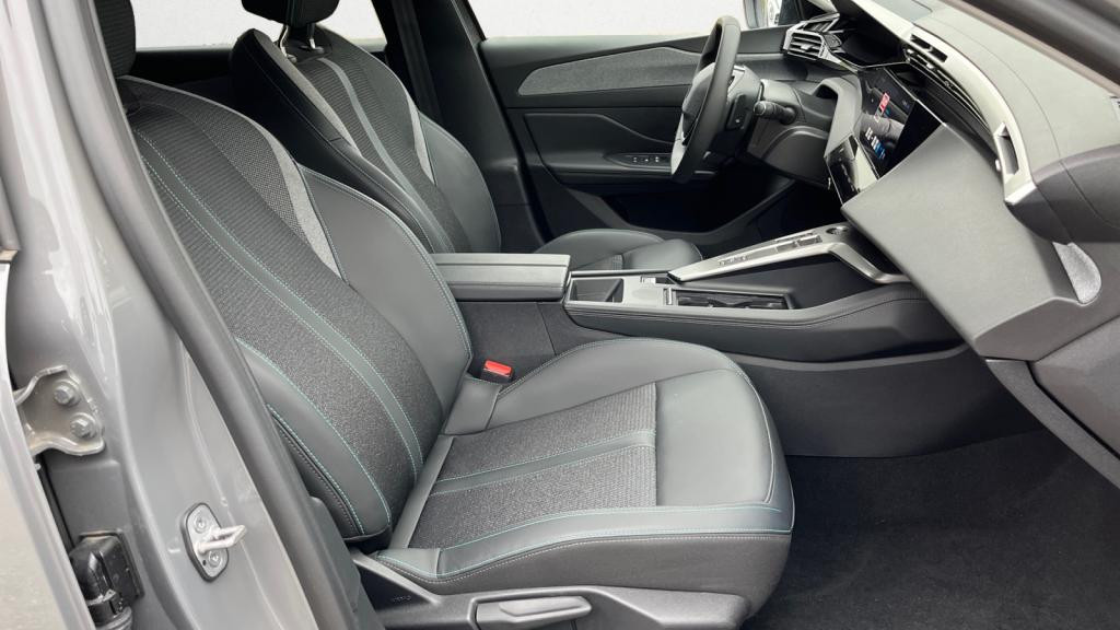 Nouvelle PEUGEOT 308 SW SW 1.5 BlueHDi S&S - 130 - EAT8  III  Allure 