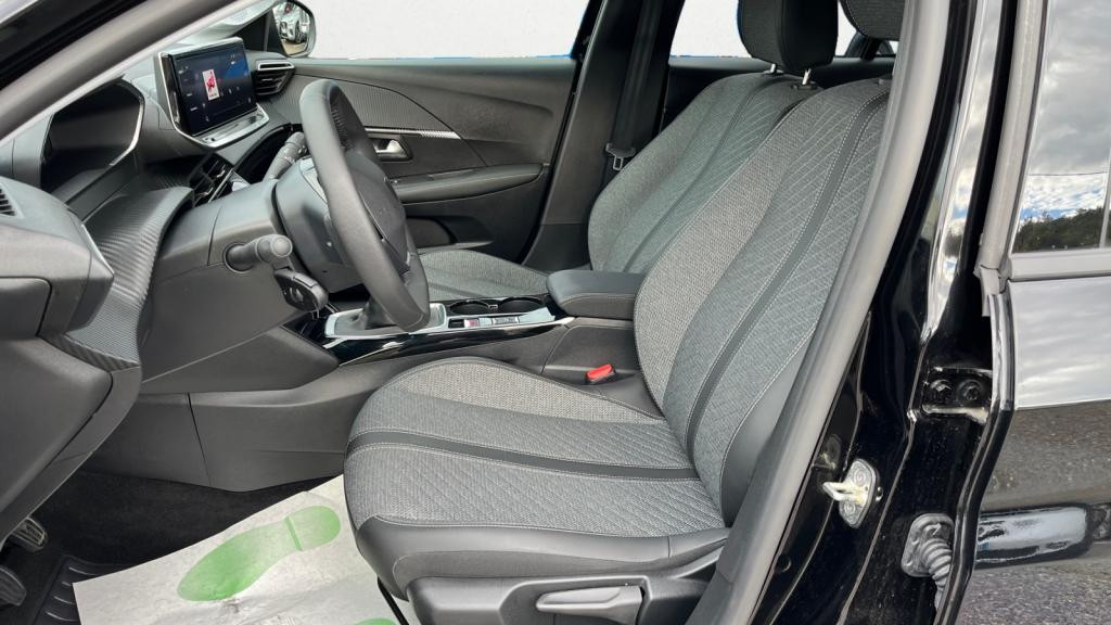 Nouvelle PEUGEOT 208  1.2i PureTech 12V S&S - 100  II BERLINE Allure PHASE 2