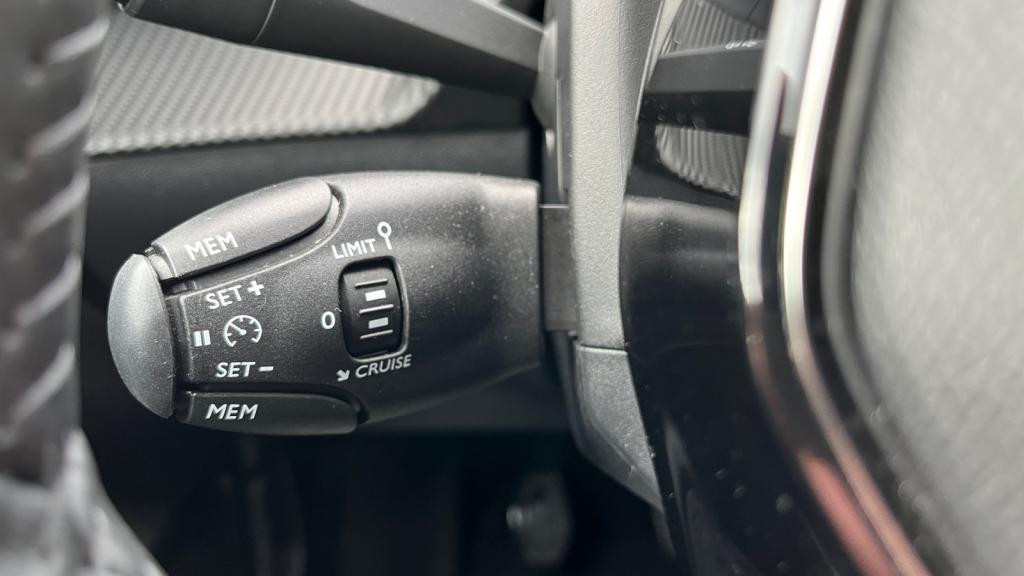 Nouvelle PEUGEOT 208  1.2i PureTech 12V S&S - 100  II BERLINE Allure PHASE 2