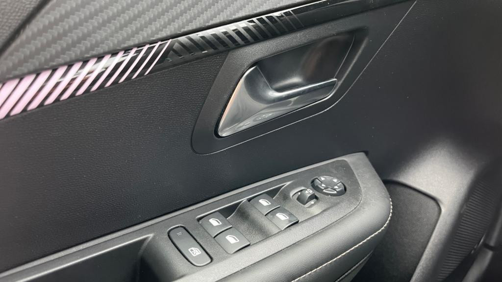 Nouvelle PEUGEOT 208  1.2i PureTech 12V S&S - 100  II BERLINE Allure PHASE 2