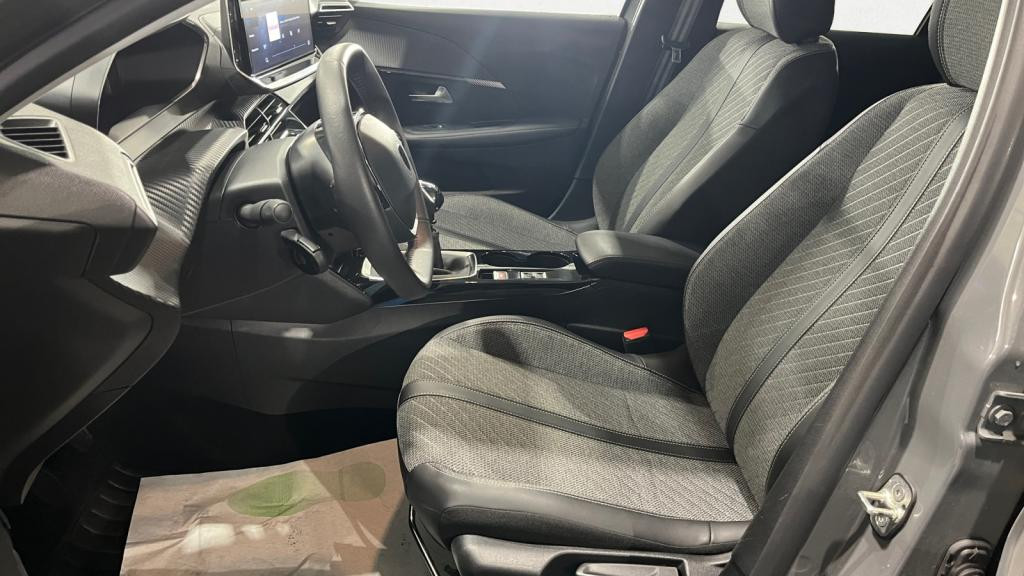 Nouvelle PEUGEOT 208  1.2i PureTech 12V S&S - 100  II BERLINE Allure PHASE 2