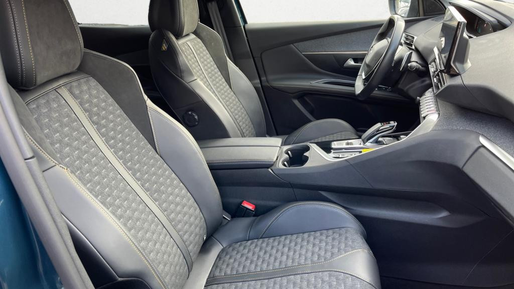 PEUGEOT 3008  Hybrid - 225 - e-EAT8  II Roadtrip PHASE 2