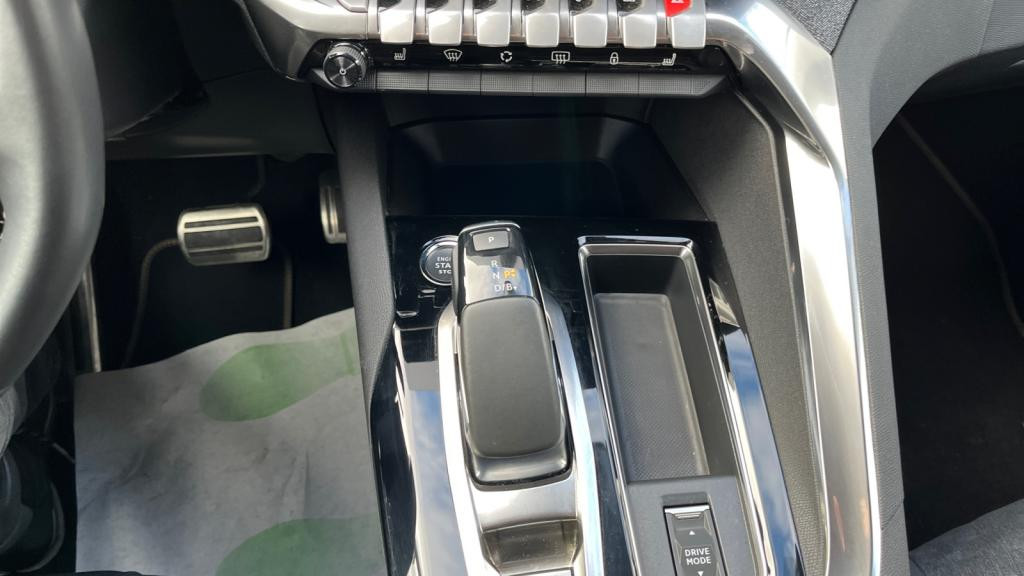 PEUGEOT 3008  Hybrid - 225 - e-EAT8  II Roadtrip PHASE 2