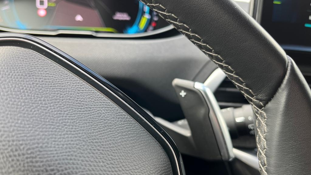 PEUGEOT 3008  Hybrid - 225 - e-EAT8  II Roadtrip PHASE 2