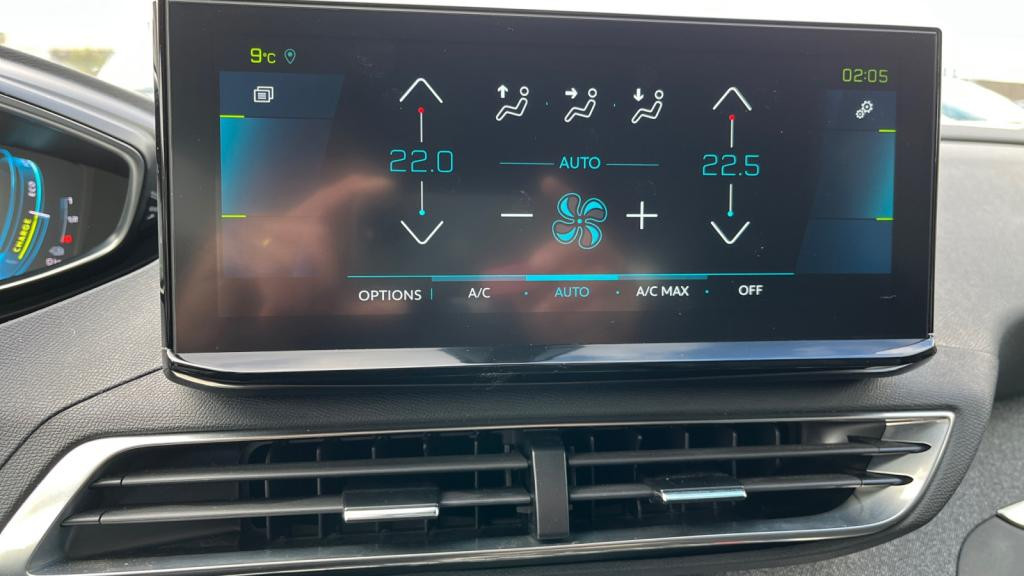 PEUGEOT 3008  Hybrid - 225 - e-EAT8  II Roadtrip PHASE 2