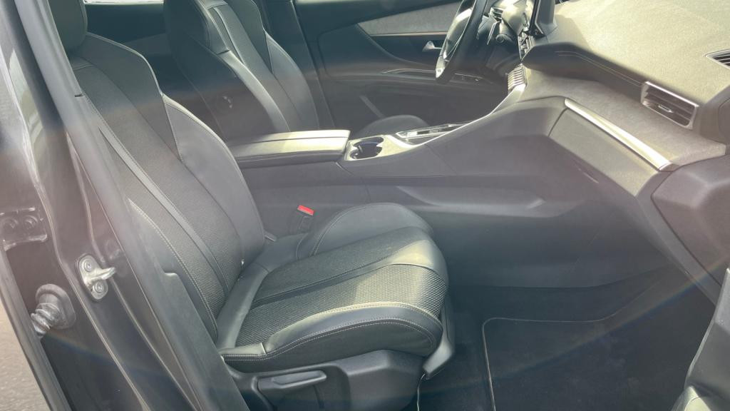 Nouvelle PEUGEOT 3008  Hybrid - 225 - e-EAT8  II GT PHASE 2