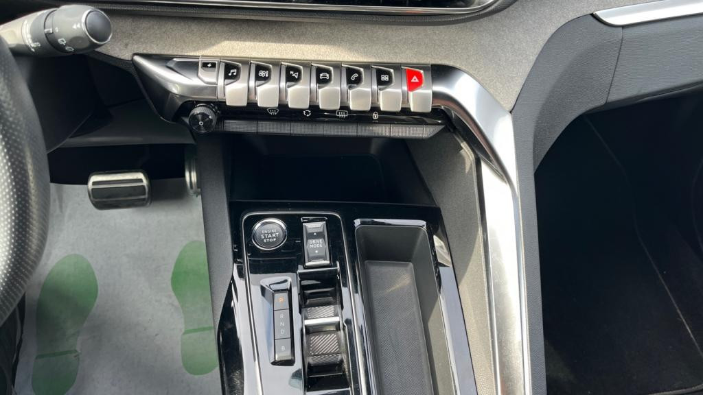 Nouvelle PEUGEOT 3008  Hybrid - 225 - e-EAT8  II GT PHASE 2