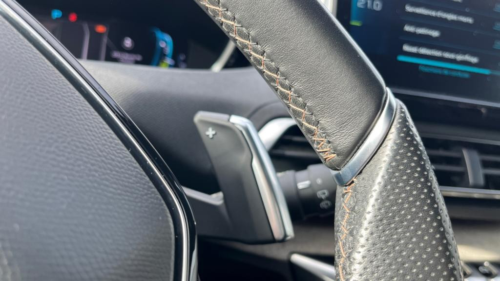 Nouvelle PEUGEOT 3008  Hybrid - 225 - e-EAT8  II GT PHASE 2