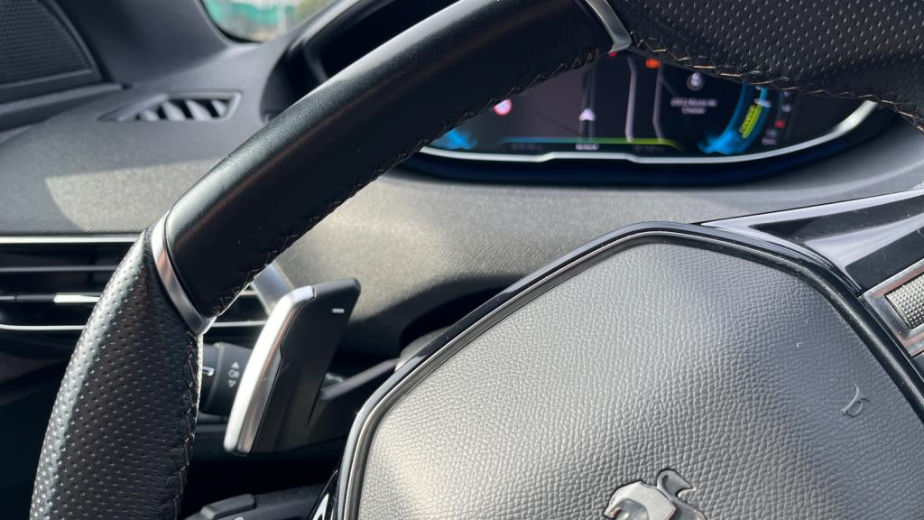 Nouvelle PEUGEOT 3008  Hybrid - 225 - e-EAT8  II GT PHASE 2