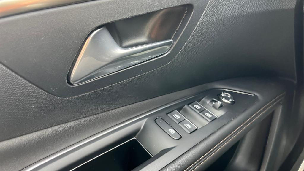 Nouvelle PEUGEOT 3008  Hybrid - 225 - e-EAT8  II GT PHASE 2