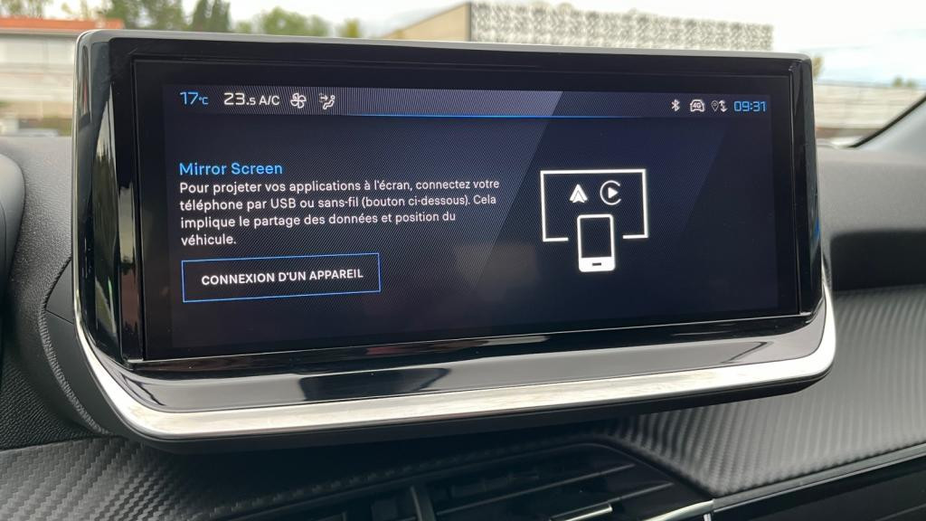 Nouvelle PEUGEOT 208  1.2i PureTech 12V S&S - 100  II BERLINE Allure PHASE 2