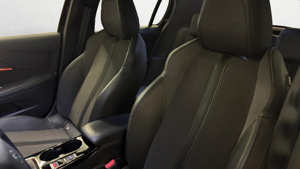 Nouvelle PEUGEOT 208  1.5 BlueHDi S&S - 100  II BERLINE GT