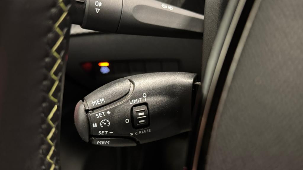 Nouvelle PEUGEOT 208  1.5 BlueHDi S&S - 100  II BERLINE GT