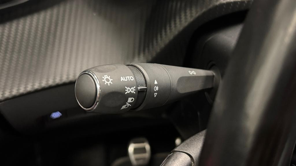 Nouvelle PEUGEOT 208  1.5 BlueHDi S&S - 100  II BERLINE GT