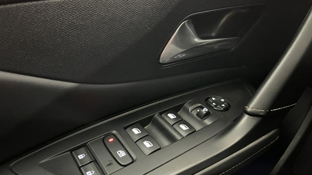 Nouvelle PEUGEOT 308 SW SW 1.5 BlueHDi S&S - 130 - EAT8  III GT