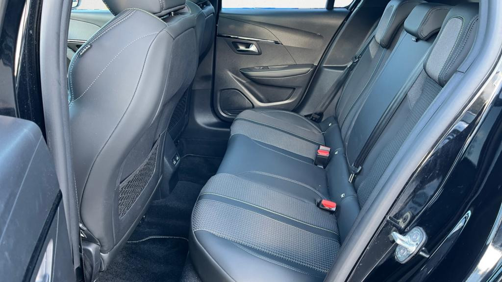 Nouvelle PEUGEOT 208  1.5 BlueHDi S&S - 100  II BERLINE GT