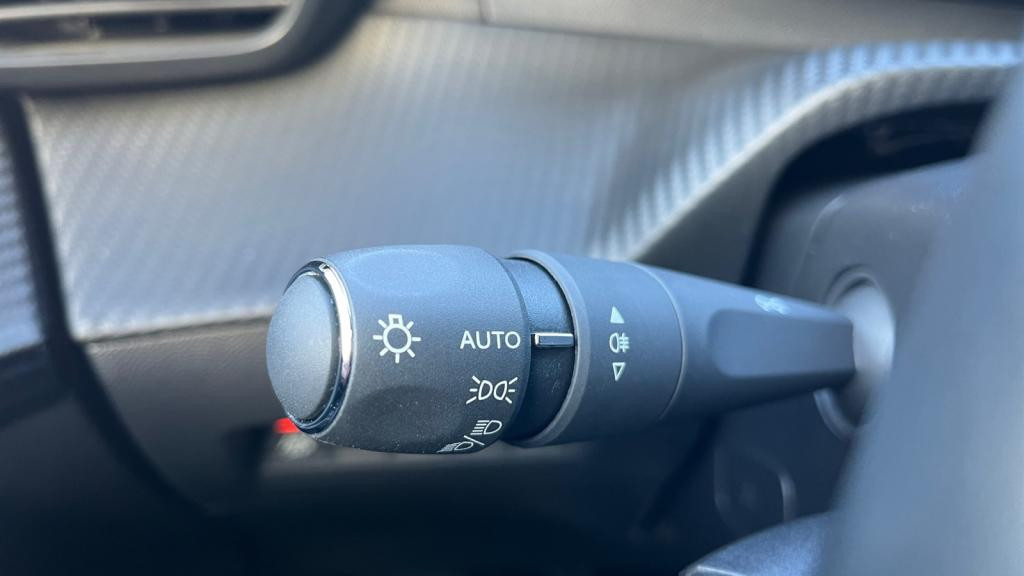 Nouvelle PEUGEOT 208  1.5 BlueHDi S&S - 100  II BERLINE GT