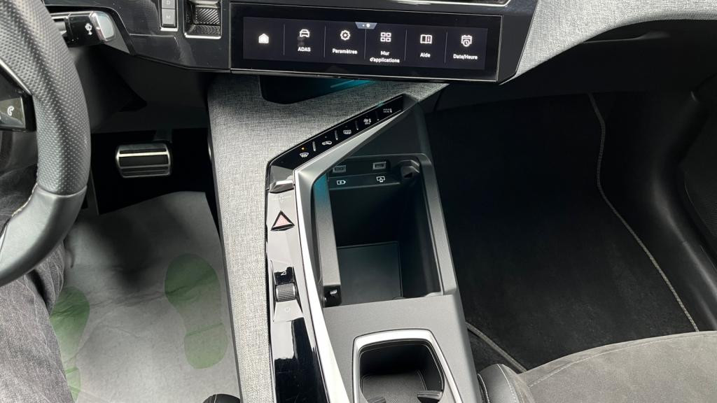 Nouvelle PEUGEOT 3008  1.2i Hybrid -145 - e-DCS6  III 2024 GT 