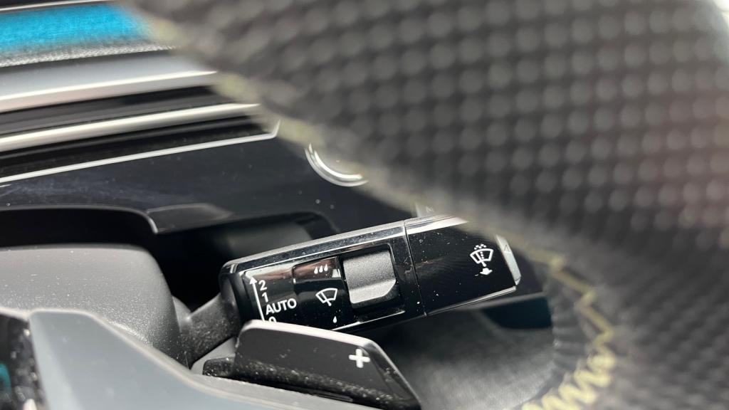 Nouvelle PEUGEOT 3008  1.2i Hybrid -145 - e-DCS6  III 2024 GT 