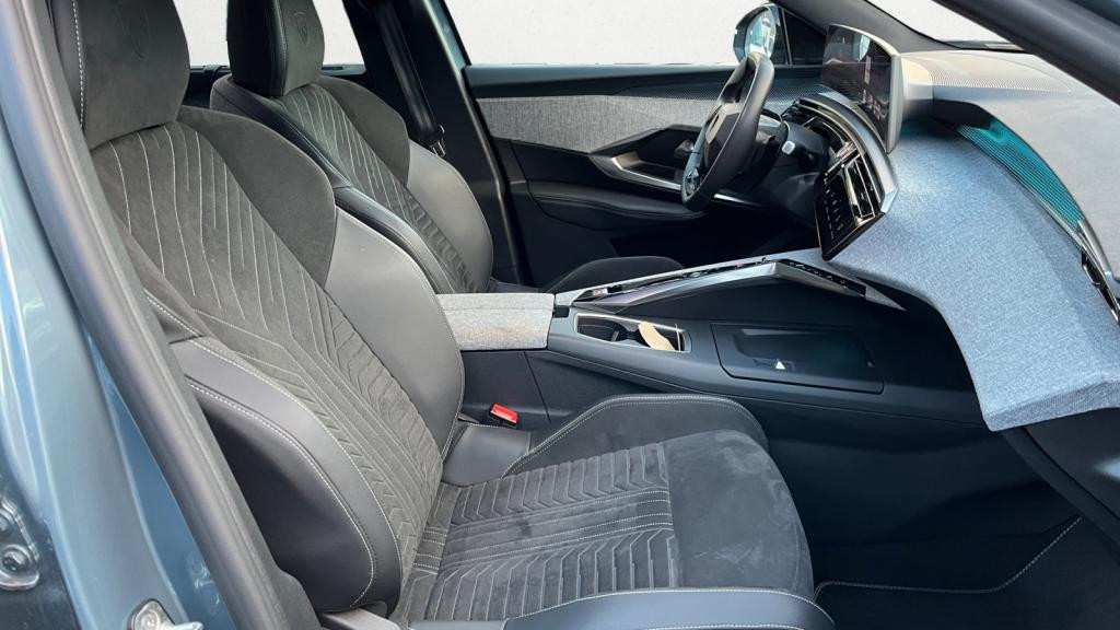 Nouvelle PEUGEOT 5008  1.2i Hybrid - 145 - e-DCS6  III GT 