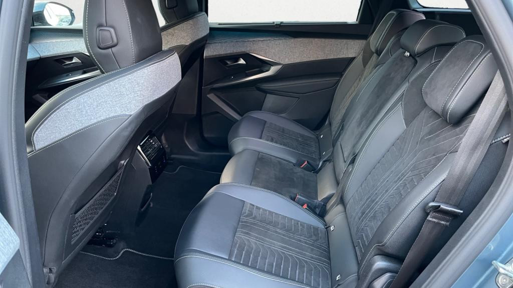 Nouvelle PEUGEOT 5008  1.2i Hybrid - 145 - e-DCS6  III GT 