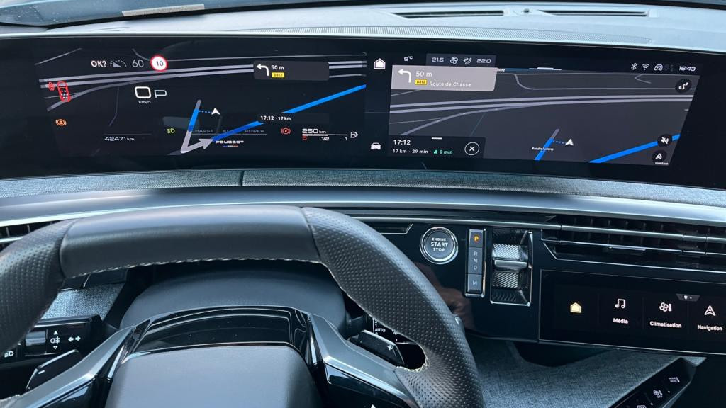 Nouvelle PEUGEOT 5008  1.2i Hybrid - 145 - e-DCS6  III GT 