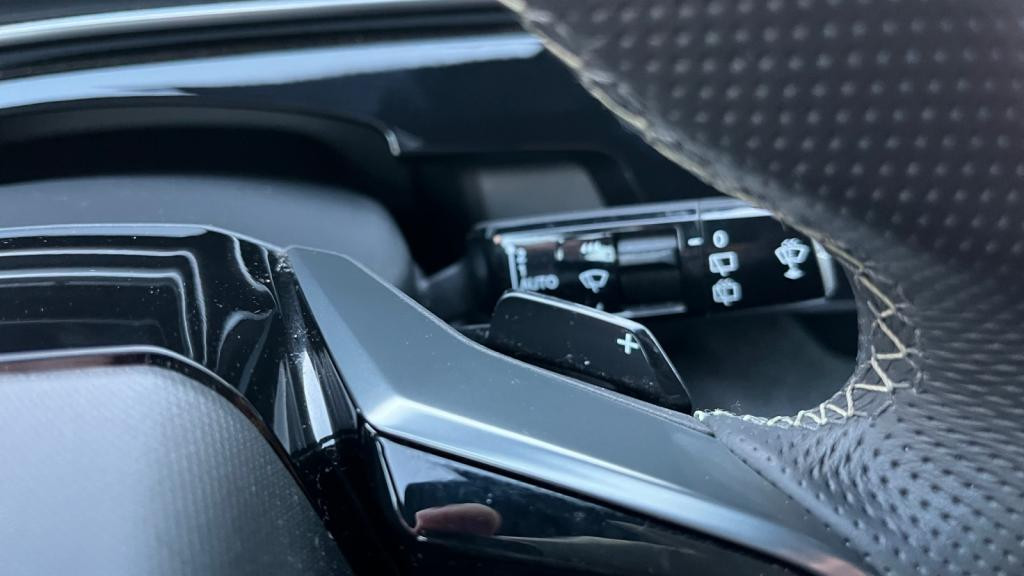 Nouvelle PEUGEOT 5008  1.2i Hybrid - 145 - e-DCS6  III GT 