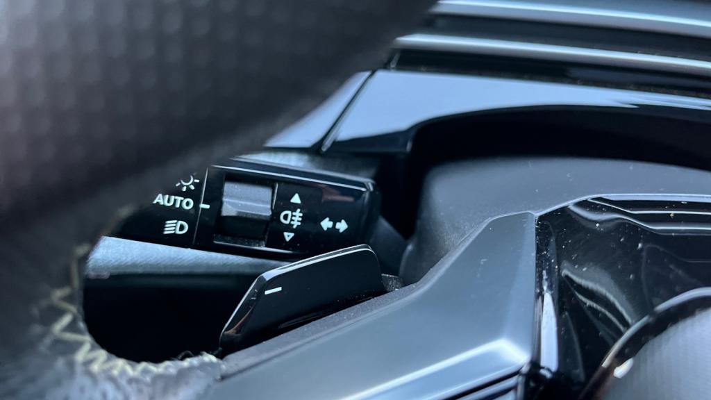 Nouvelle PEUGEOT 5008  1.2i Hybrid - 145 - e-DCS6  III GT 