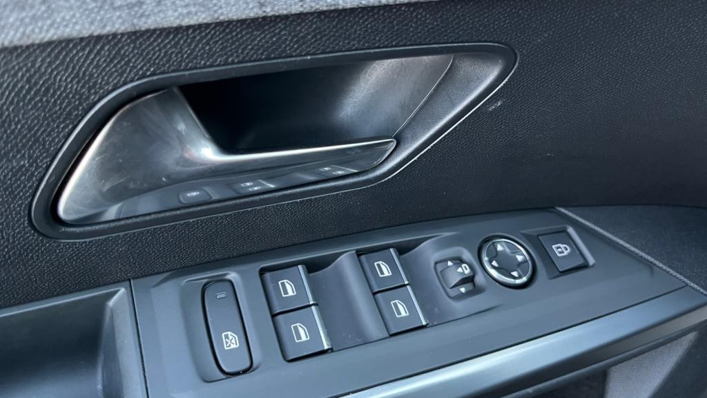 Nouvelle PEUGEOT 5008  1.2i Hybrid - 145 - e-DCS6  III GT 