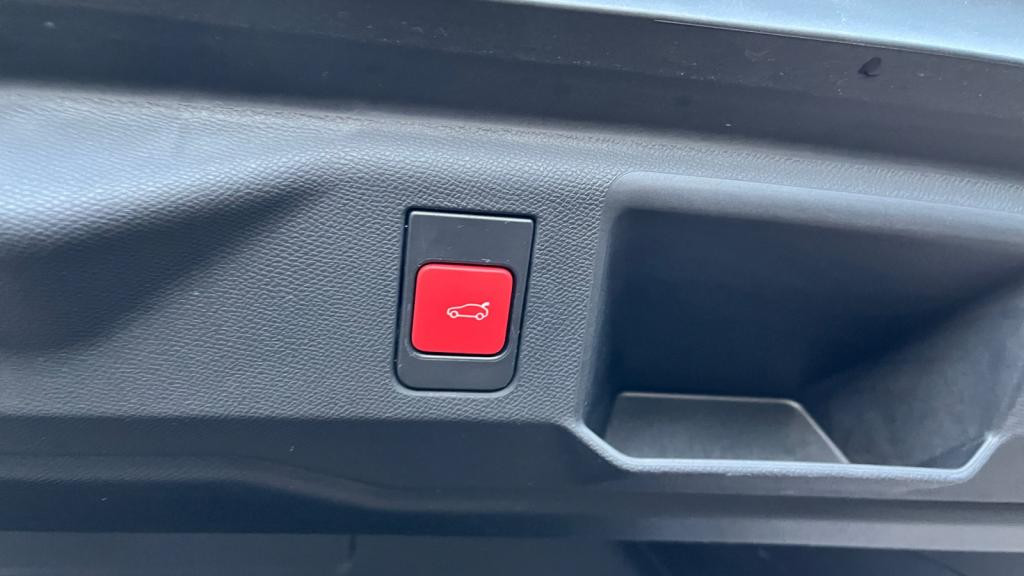 Nouvelle PEUGEOT 5008  1.2i Hybrid - 145 - e-DCS6  III GT 