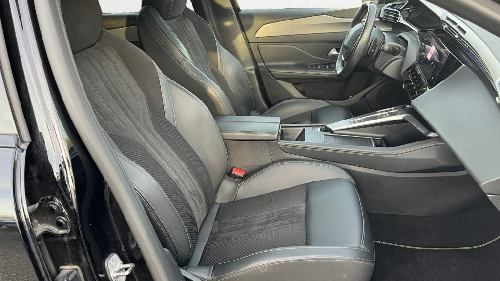 Nouvelle PEUGEOT 308 SW SW 1.2i PureTech 12V S&S - 130 - EAT8  III GT