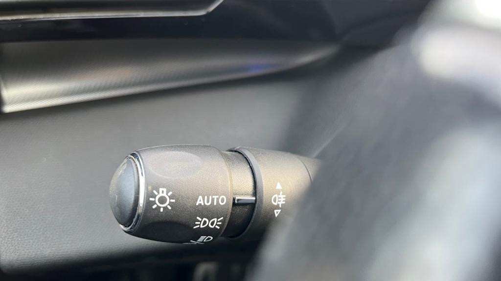 Nouvelle PEUGEOT 308 SW SW 1.2i PureTech 12V S&S - 130 - EAT8  III GT