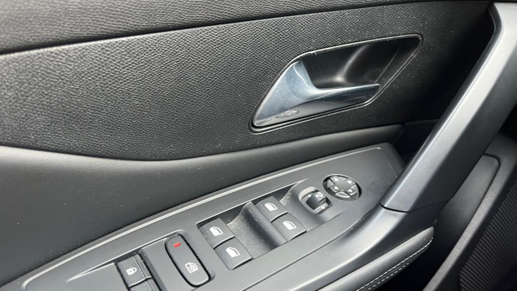 Nouvelle PEUGEOT 308  1.5 BlueHDi S&S - 130 - EAT8 III BERLINE Allure