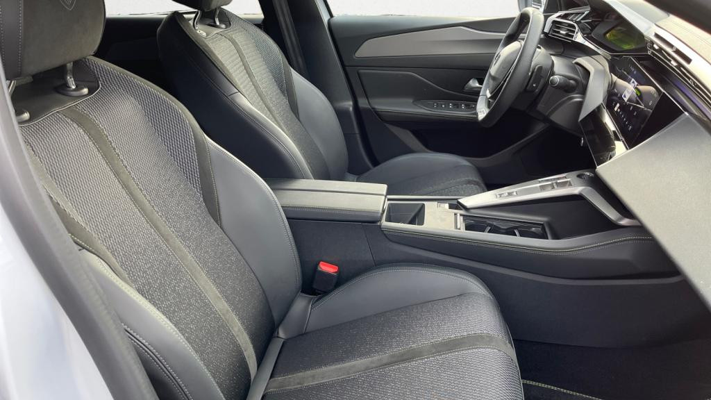 Nouvelle PEUGEOT 308 SW SW 1.5 BlueHDi S&S - 130 - EAT8  III GT