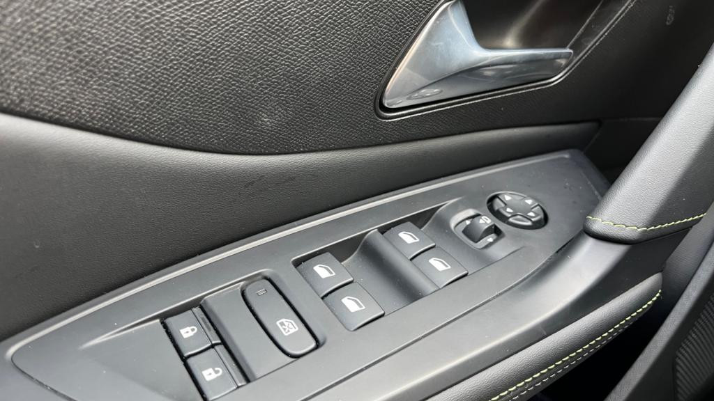 Nouvelle PEUGEOT 308 SW SW 1.5 BlueHDi S&S - 130 - EAT8  III GT