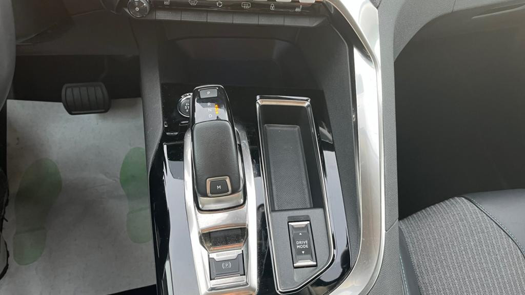 PEUGEOT 3008  1.5 BlueHDi S&S - 130 - EAT8  II  Allure Pack PHASE 2