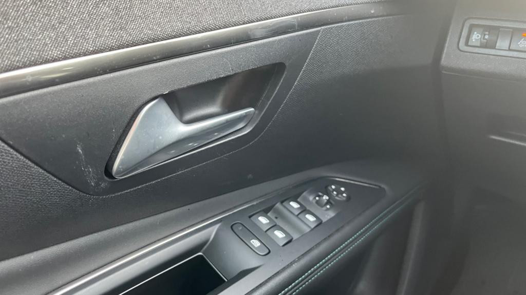 PEUGEOT 3008  1.5 BlueHDi S&S - 130 - EAT8  II  Allure Pack PHASE 2