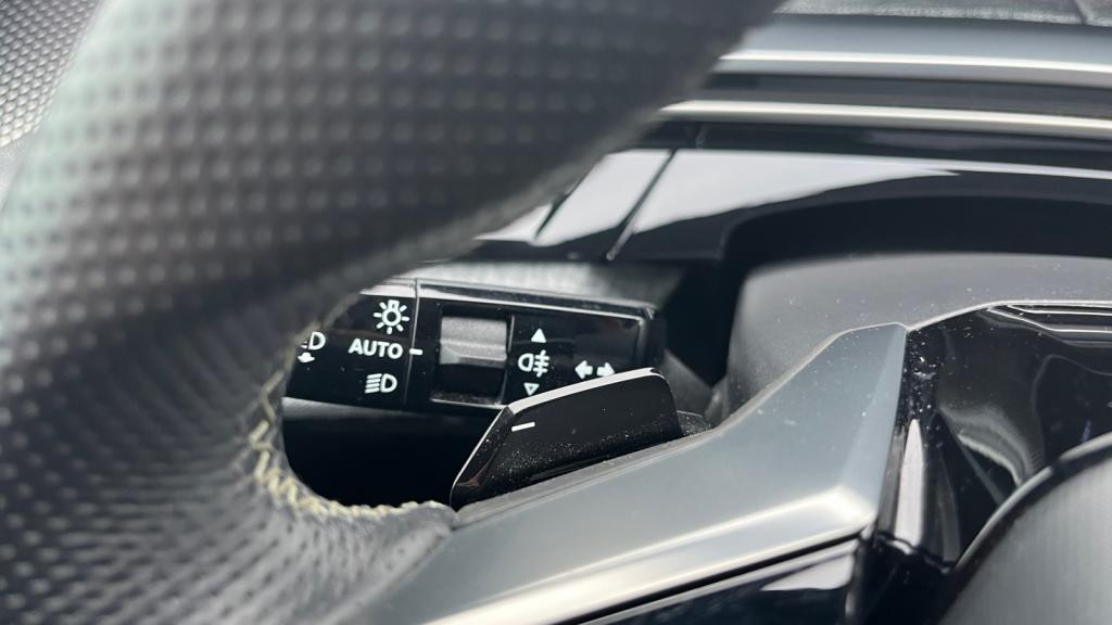 Nouvelle PEUGEOT 5008  1.2i Hybrid - 145 - e-DCS6  III 2024 GT 