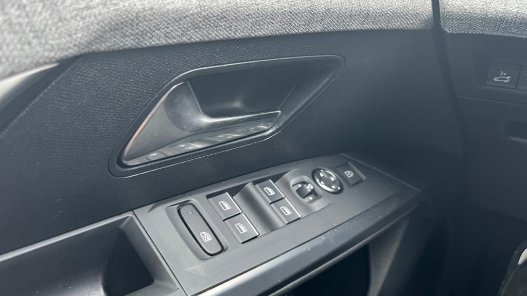 Nouvelle PEUGEOT 5008  1.2i Hybrid - 145 - e-DCS6  III 2024 GT 