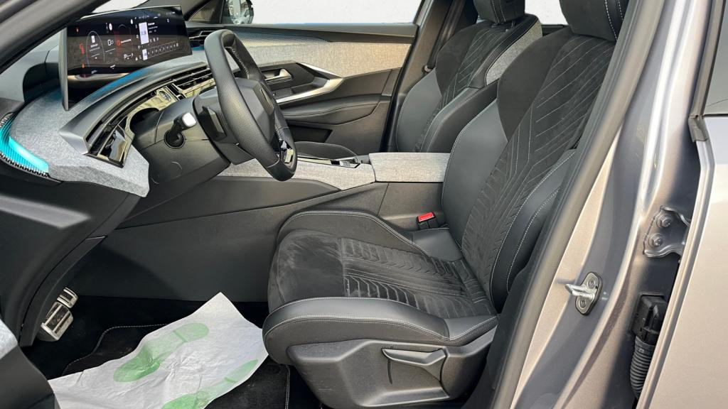 Nouvelle PEUGEOT 5008 Hybrid 145 e-DCS6  III GT - Sellerie Alcantara REFLECTION - 7 Places