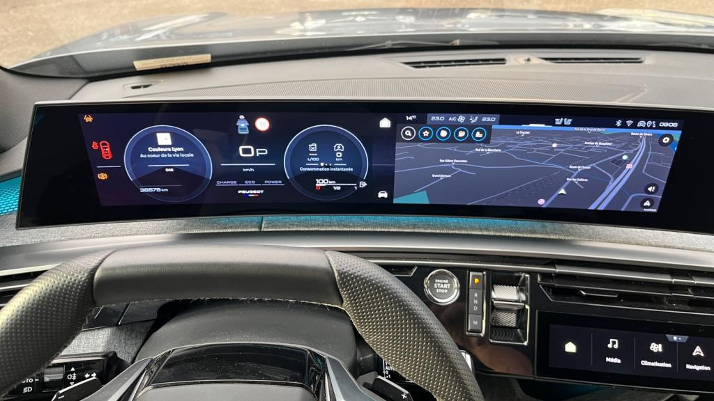 Nouvelle PEUGEOT 5008 Hybrid 145 e-DCS6  III GT - Sellerie Alcantara REFLECTION - 7 Places