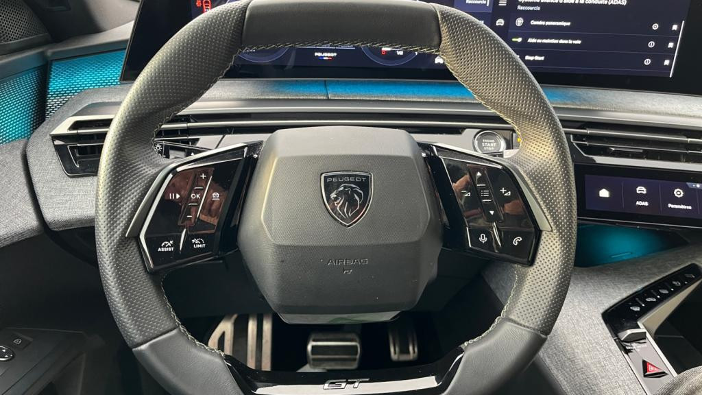 Nouvelle PEUGEOT 5008 Hybrid 145 e-DCS6  III GT - Sellerie Alcantara REFLECTION - 7 Places