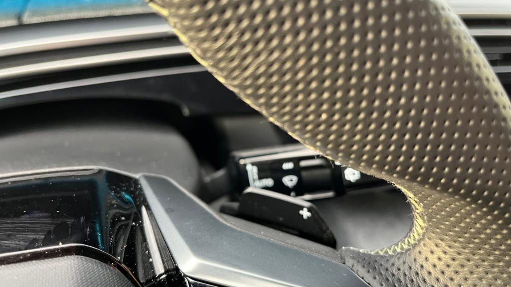 Nouvelle PEUGEOT 5008 Hybrid 145 e-DCS6  III GT - Sellerie Alcantara REFLECTION - 7 Places