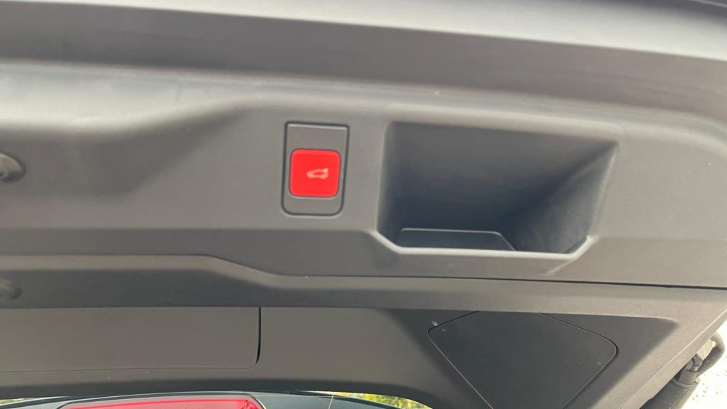 Nouvelle PEUGEOT 5008 Hybrid 145 e-DCS6  III GT - Sellerie Alcantara REFLECTION - 7 Places