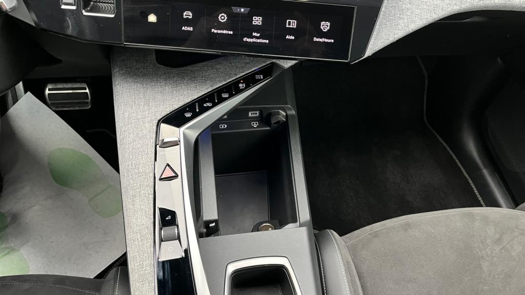 Nouvelle PEUGEOT 3008  1.2i Hybrid - 145 - e-DCS6  III 2024 GT 