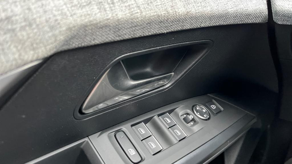 Nouvelle PEUGEOT 3008  1.2i Hybrid - 145 - e-DCS6  III 2024 GT 