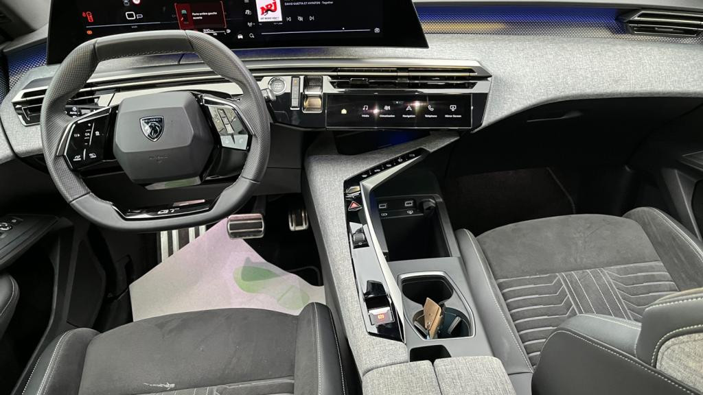 Nouvelle PEUGEOT 3008  1.2i Hybrid - 145 - e-DCS6  III 2024 GT 