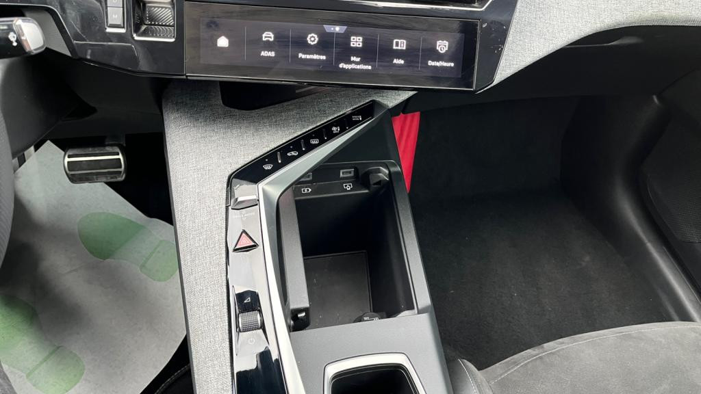 Nouvelle PEUGEOT 3008 Hybrid 145 e-DCS6  III GT - Sellerie Alcantara REFLECTION