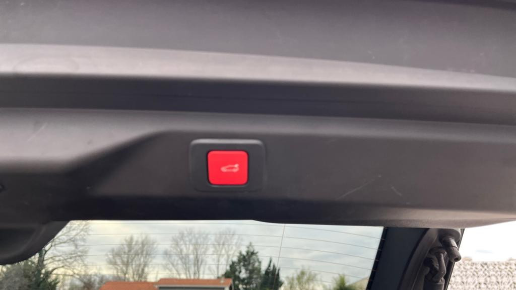 Nouvelle PEUGEOT 3008 Hybrid 145 e-DCS6  III GT - Sellerie Alcantara REFLECTION